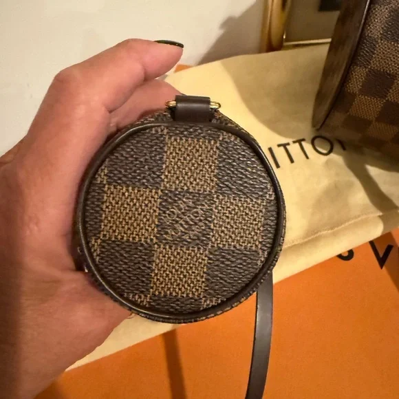 LV Damier Ebene Pochette Authentic - Picture 5 of 10